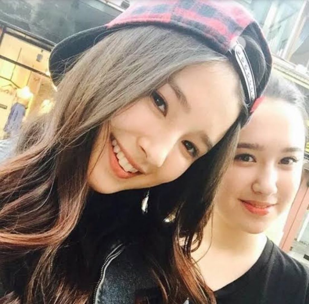 Nancy Momoland Sister, siblings